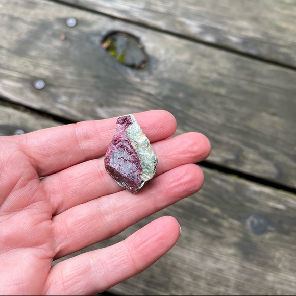 Ruby Zoisite Raw Crystal Anyolite - Picture 3 of 17